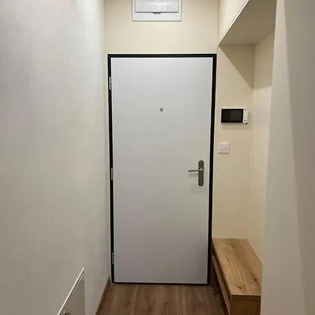 Nove Byvanie V Centre Kosic.